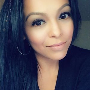 Meet your Posher, Llizbeth